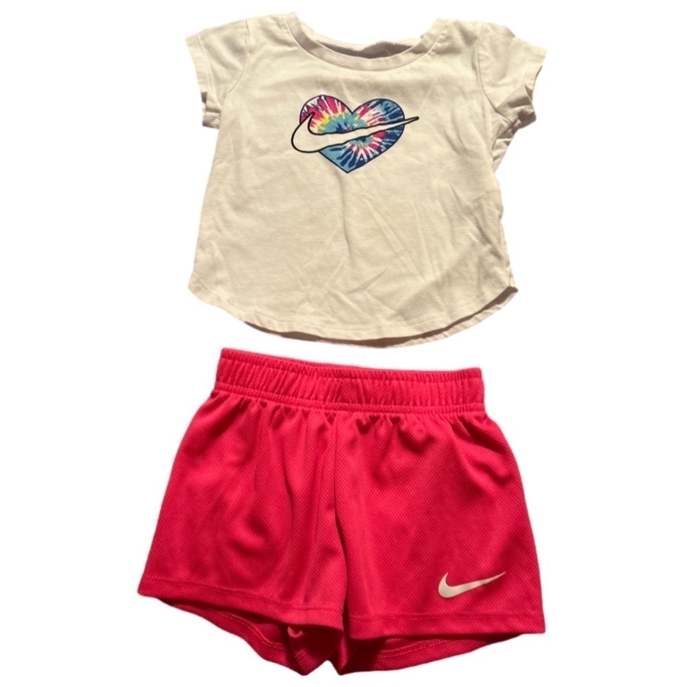 Nike 2 Piece T-Shirt and Shorts Set Size 24 Months